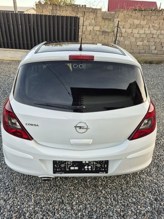 Opel Corsa D 2010 1.4 benzina