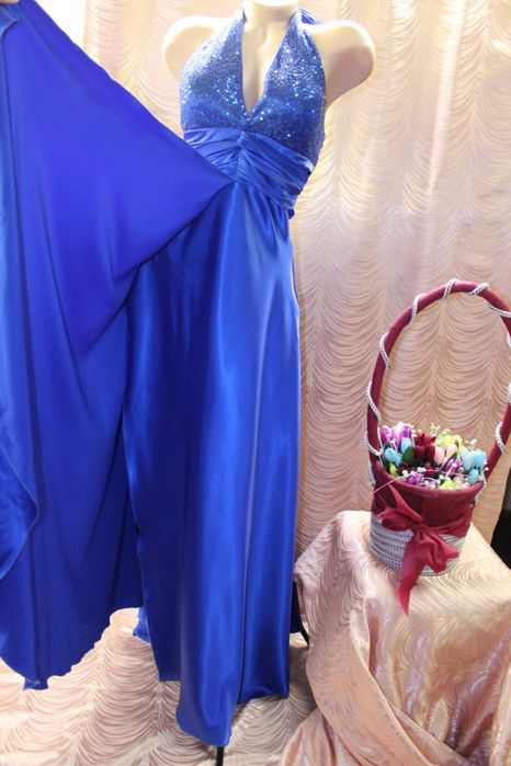 Продам вечерние платья 46