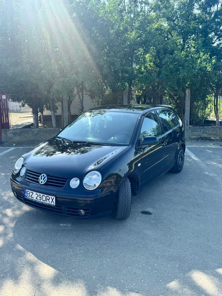 Vând Volkswagen polo