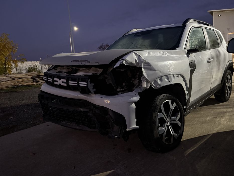 Dacia Duster 2025 MHEV model nou avariat