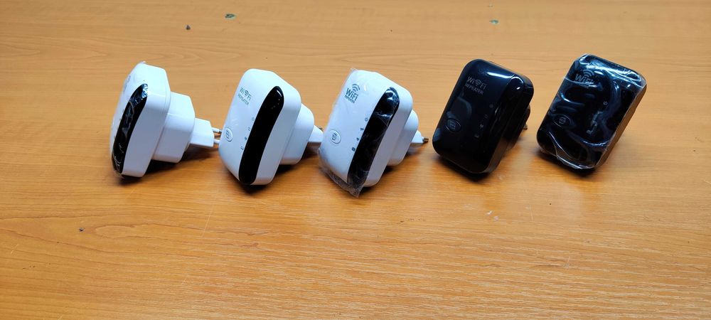 O bucata 300Mbps Wireless WiFi Repeater 2.4G Wifi Extender Amplifier