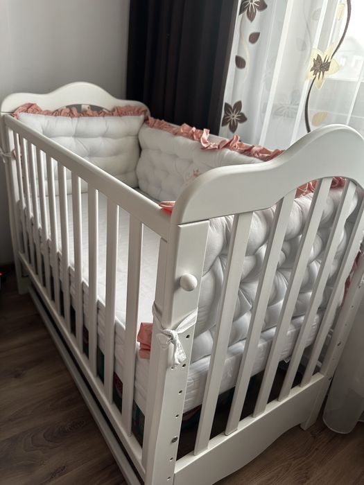 Patut din lemn bebelusi + saltea