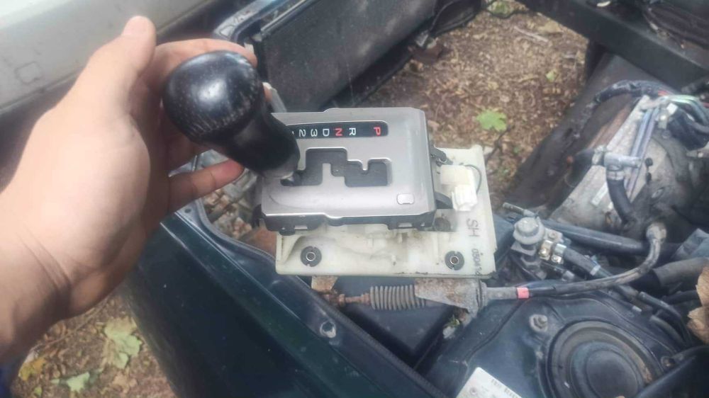 Избирач за автоматични скорости(лост) на субару форестър 2003 г.