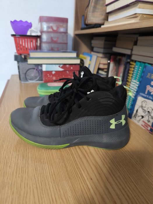 Sneakers baschet Under Armour 37,5