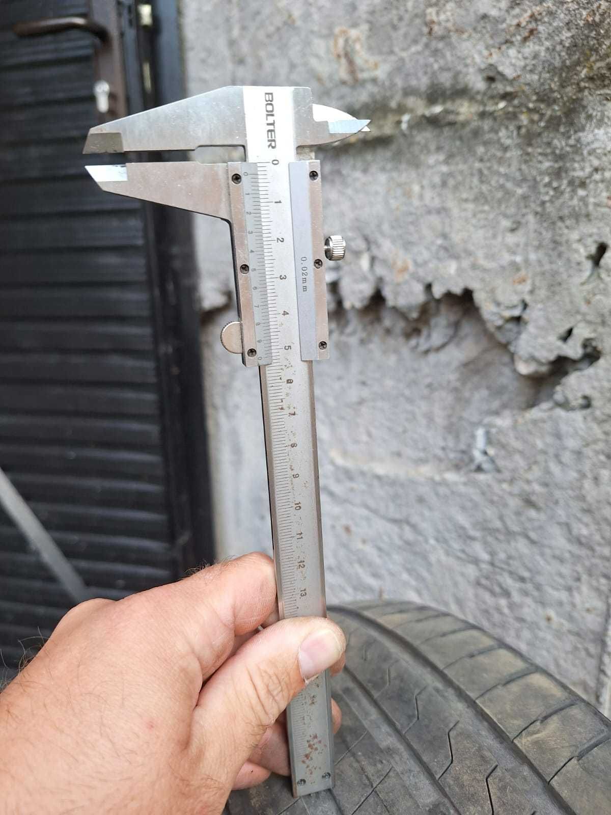 Гуми 245/40/18 Firestone 2бр.
