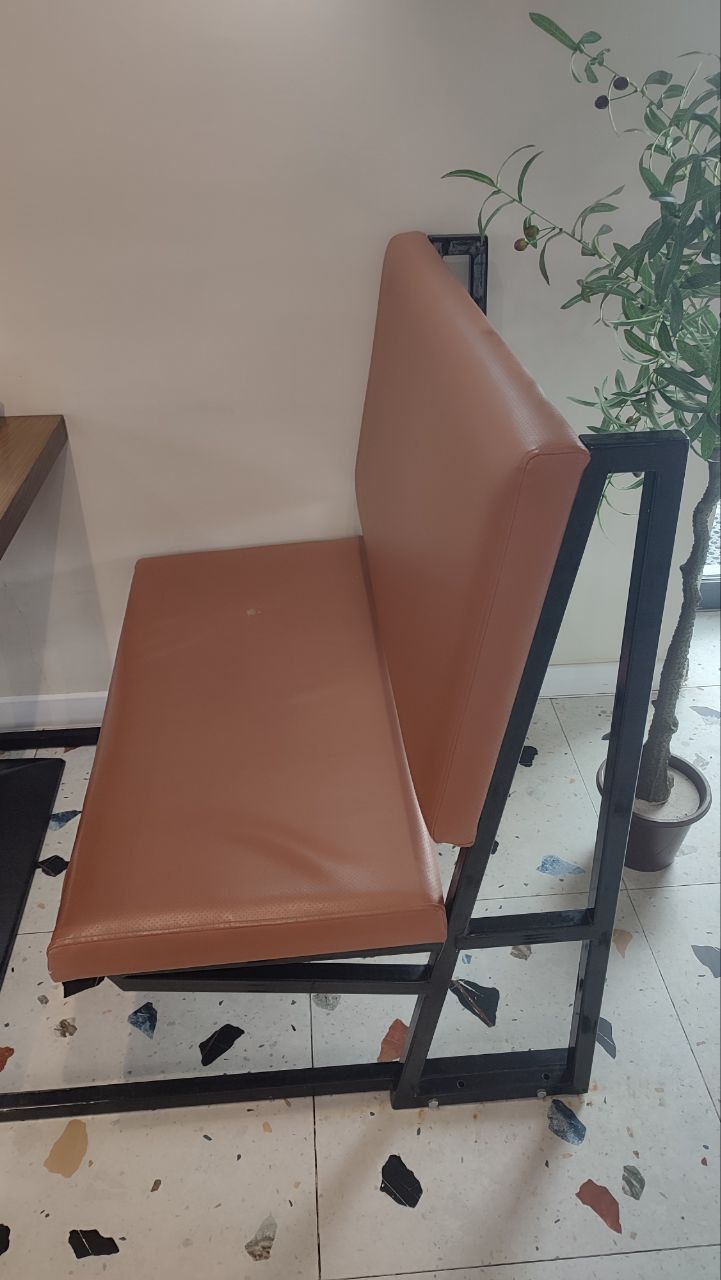 Продам диваны для кафе