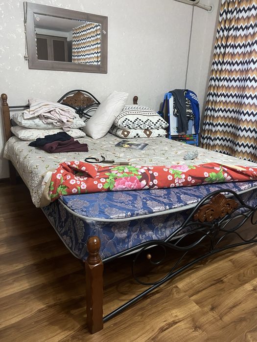 Кровать в спальню