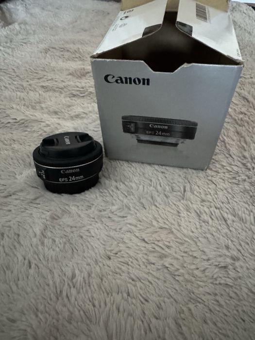 Canon EF-S 24mm f/2.8 STM – stare foarte bună, cu cutie