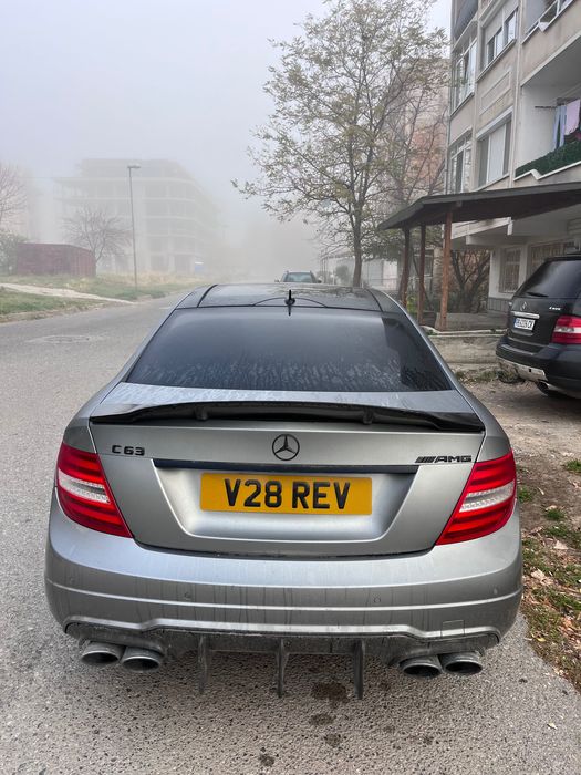 Mercedes Benz c63 AMG