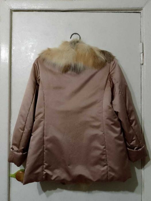 Продам куртку женскую