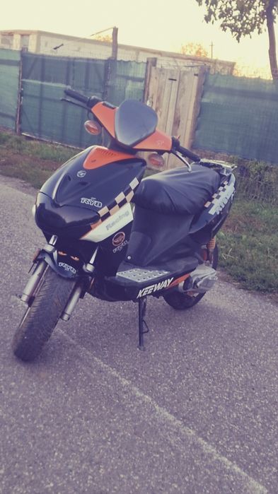 Vând urgent scuter keeway ry8