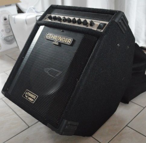 Amplificator Behringer Ultrabass BX1200
