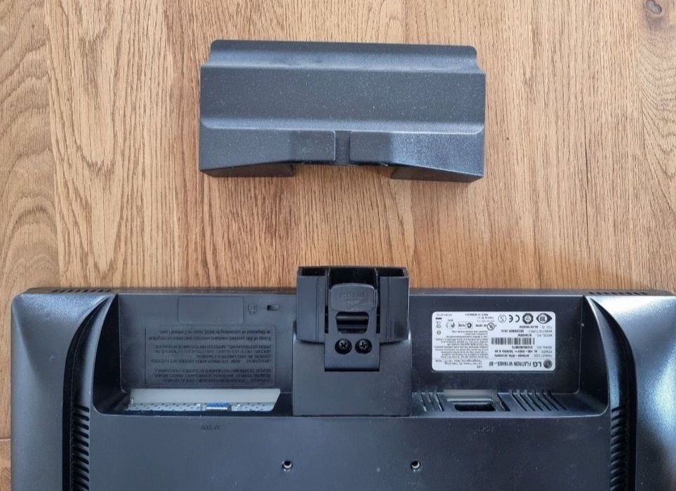 Monitor gaming LG 19 inch