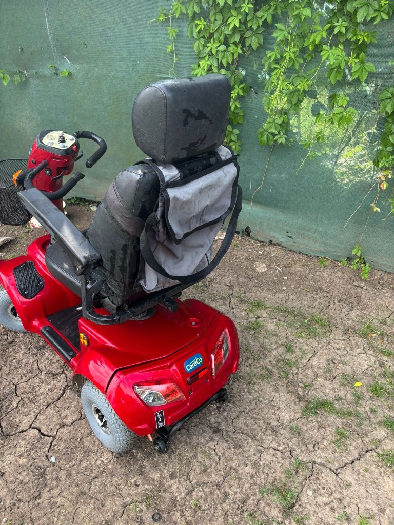 Scuter electric cu 4 roti