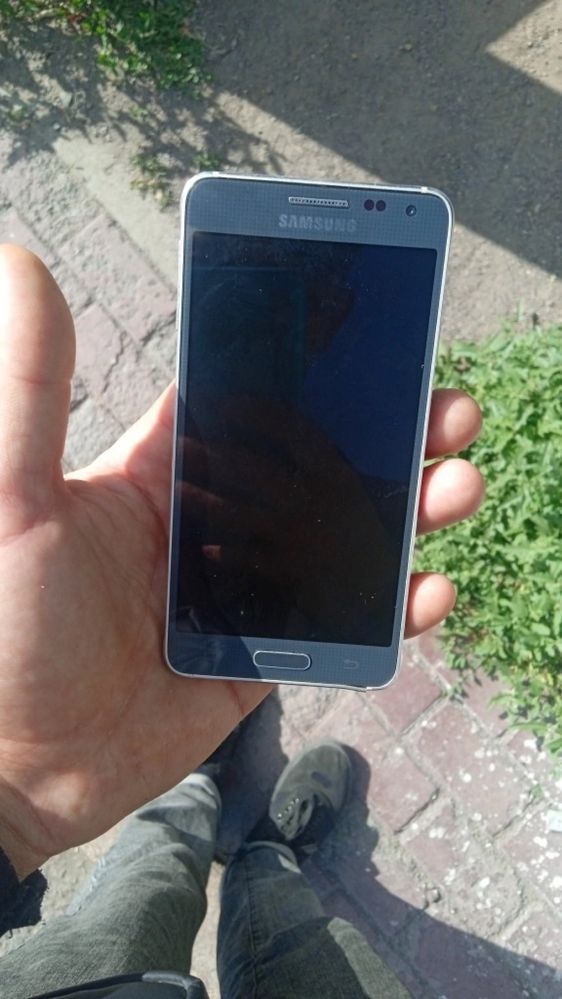 Продам тедефон самсунг