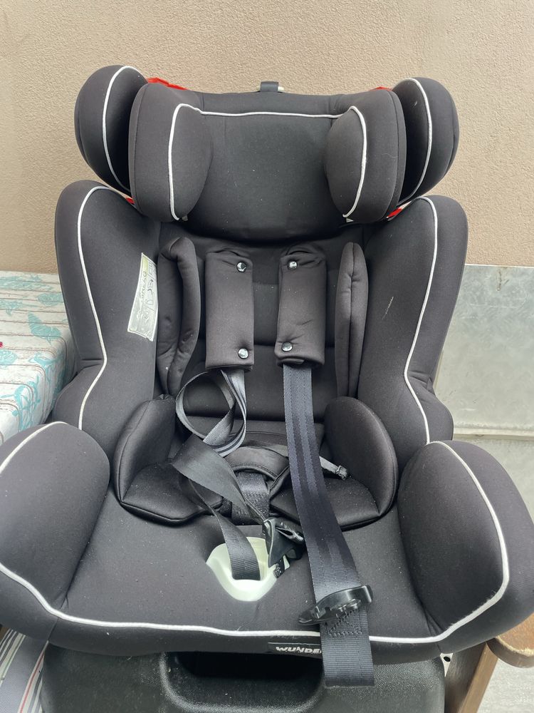 Scaun auto pentru bebelusi