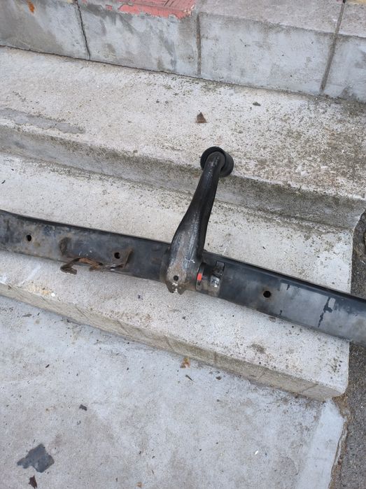 Теглич за Мерцедес С класа оригинален.