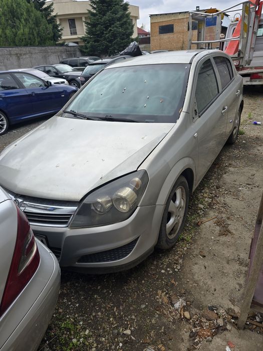 Dezmembrez sau vand Opel astra g