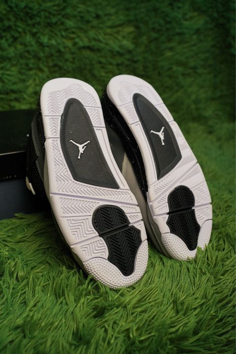 Jordan 4 Retro Fear