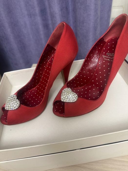 Туфли вечерние от Moschino