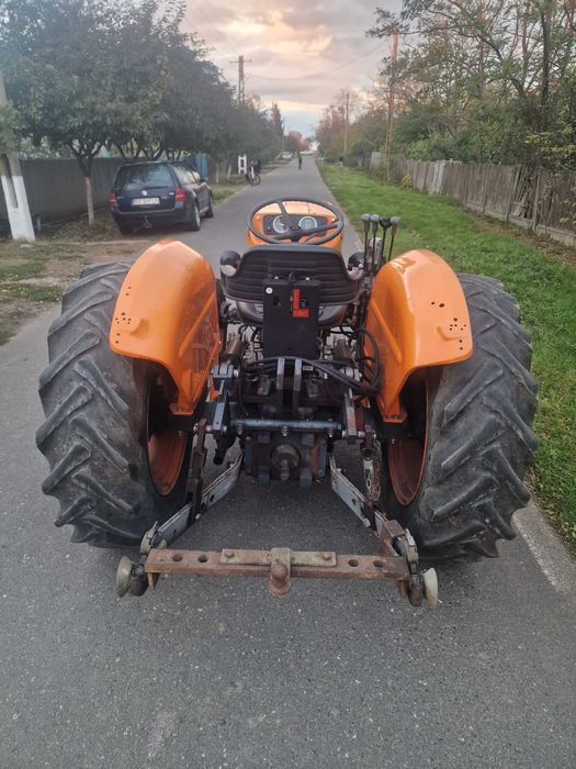 Vând Tractor Fiat 45 cp