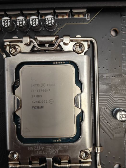 Core i7 13700kf + Msi Pro Z790-P Wifi DDR5