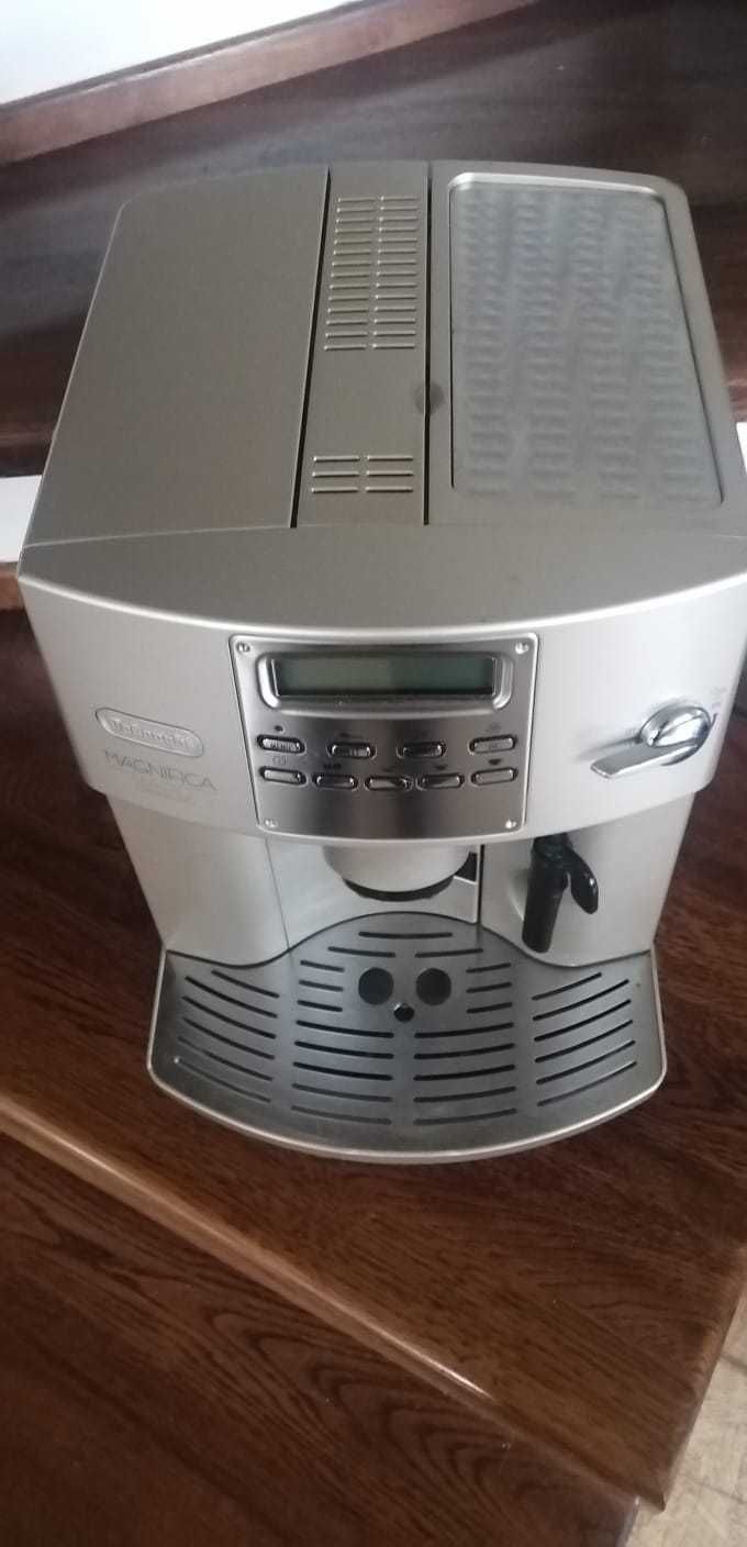 Espressor cafea DeLonghi Magnifica Rapid Cappuccino