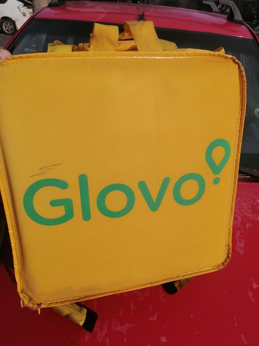 Geantă Glovo impecabilă