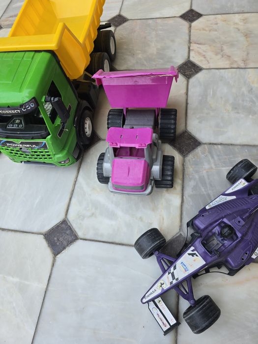 Машинки для мальчика. Хаммаси холати яхши..