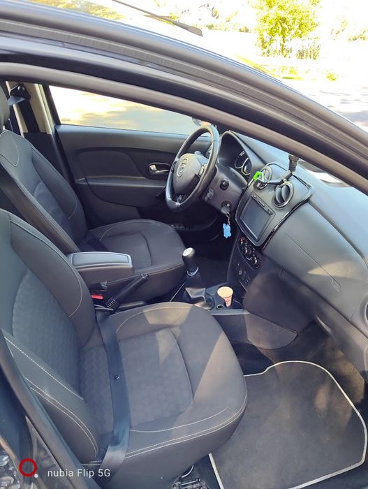 Vând Dacia Sandero