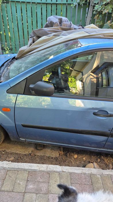 Ford Fiesta 1.4 benzină 2003 – pentru piese sau reparație – întreagă