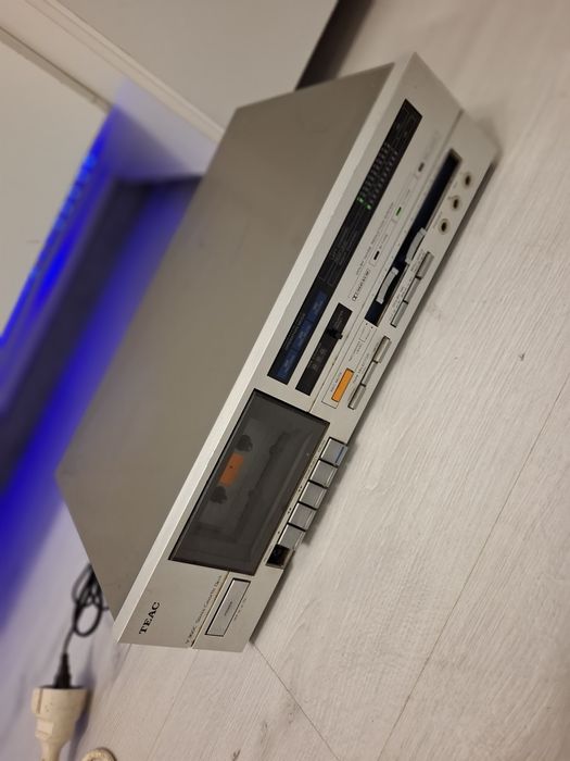 Deck casetofon Teac model V-360C model în Japan