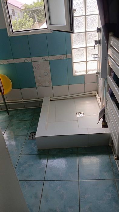 Primesc in gazda,la vila ,o persoana