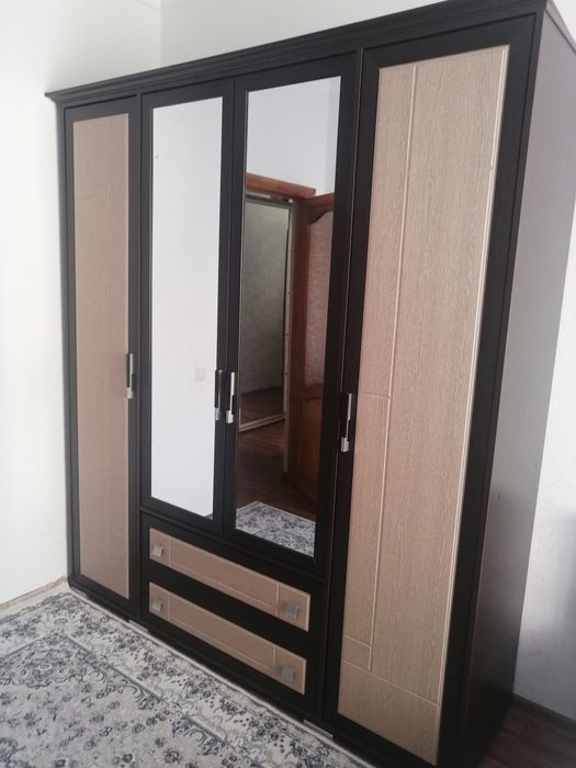 Продам спальный гарнитур