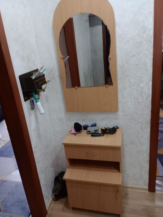 Продам прихожую недорого