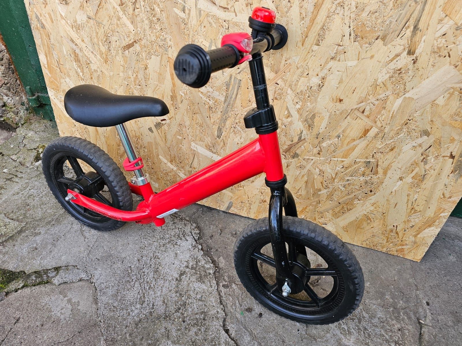 Bicicleta fara pedale (balance bike)