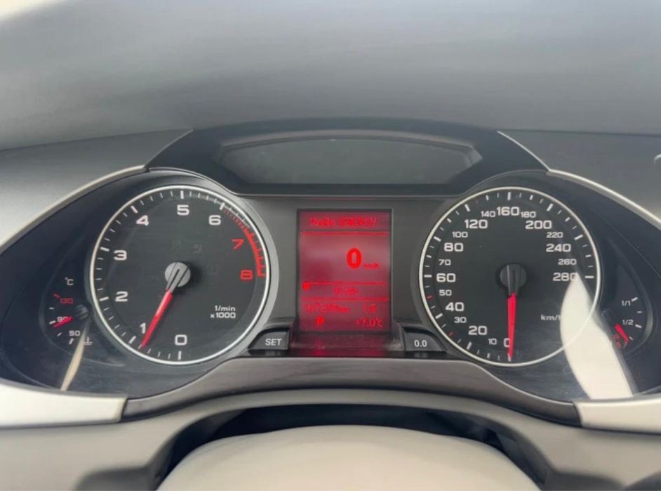 Audi a4b8 1.8 tfsi 2011г