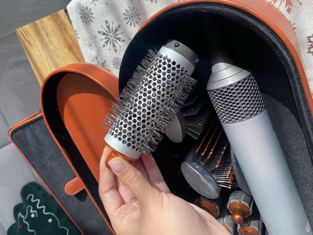 Dyson airwrap маша за коса