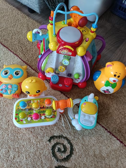 Продам игрушки малышам