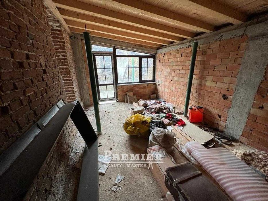Нова, едноетажна къща в село Тръстиково на 25 км от Бургас