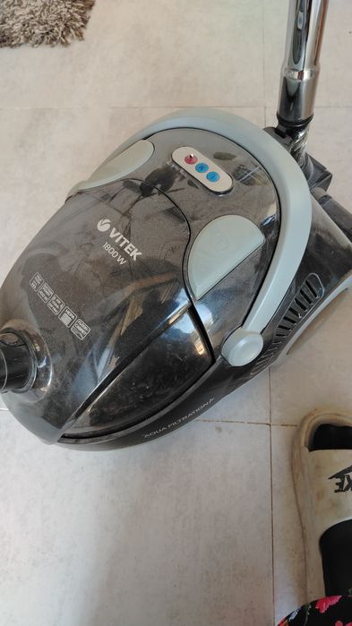 Продам пылесос витек