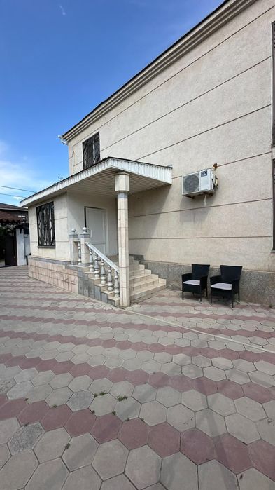 Благоустроенный 2-х этажный дом в микрорайоне "САМАЛ-1".