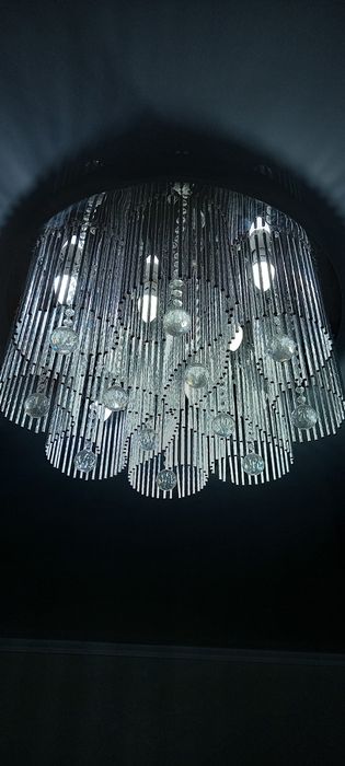 Продам люстры ,первые 2 по 8000тыс. Остальные бонусом