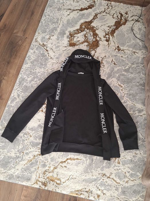 Hanorac Moncler model nou