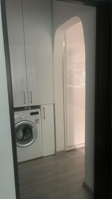 Vand apartament etaj 2/4
