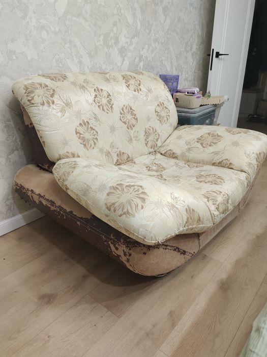 Кресло широкое удобное