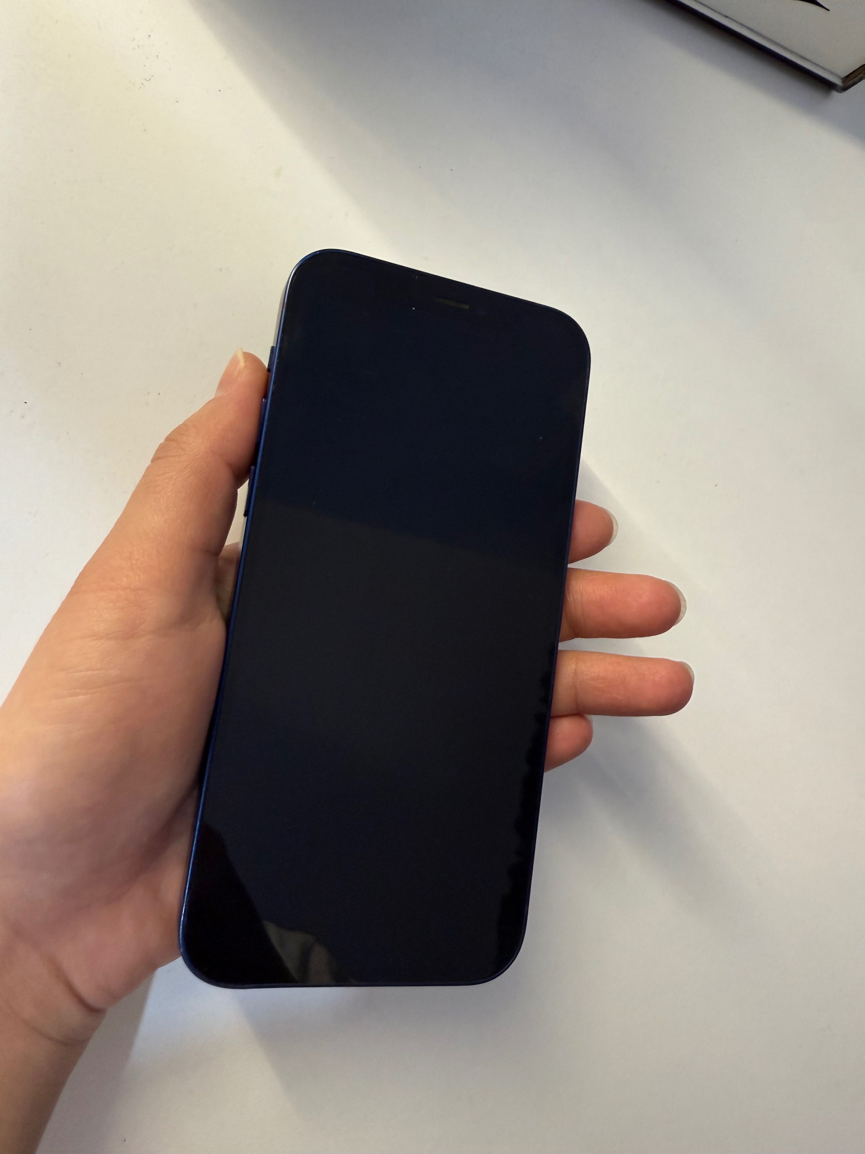Срочно продаётся iPhone 12, Blue, 64GB (California)Б/У