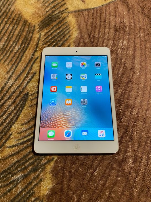 Продавам iPad mini 2