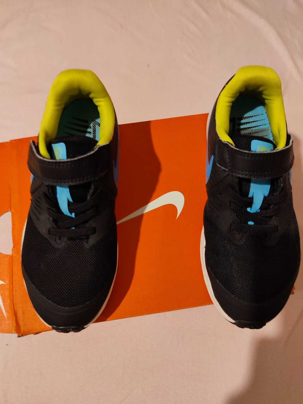 Оригинални маратонки Nike. Размер -31.
