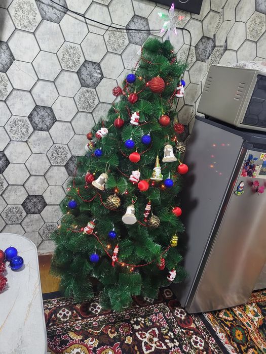 Арча сотилади 1.85 см уйинчоклари билан